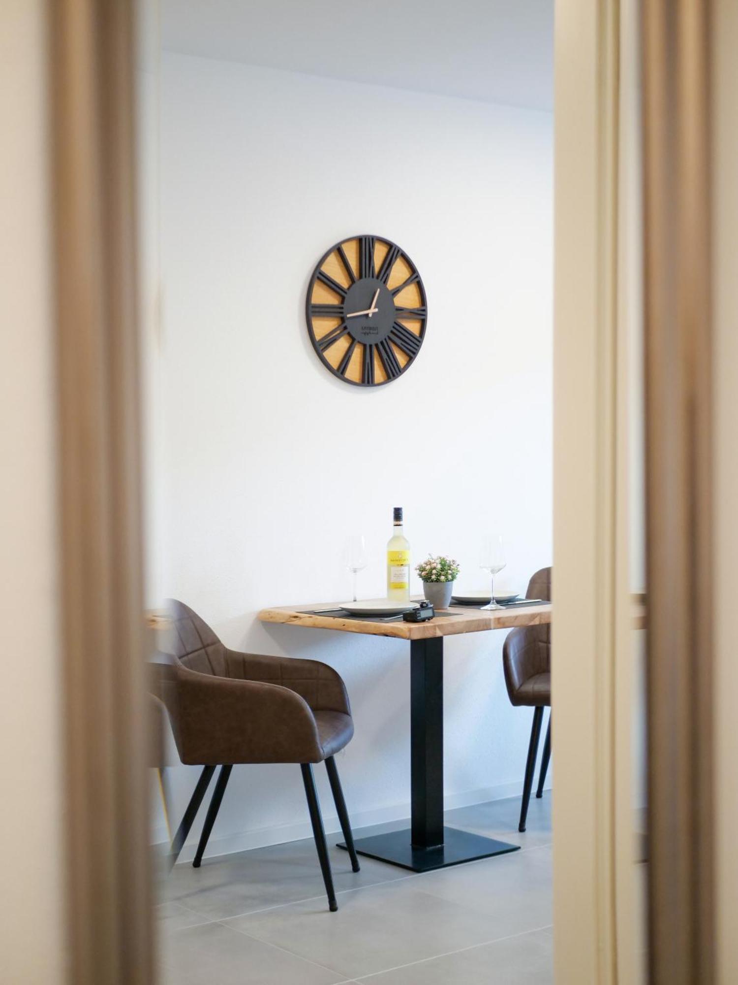 שווביש האל Inhome Studio Apartment - Kueche - Parken - Tv מראה חיצוני תמונה