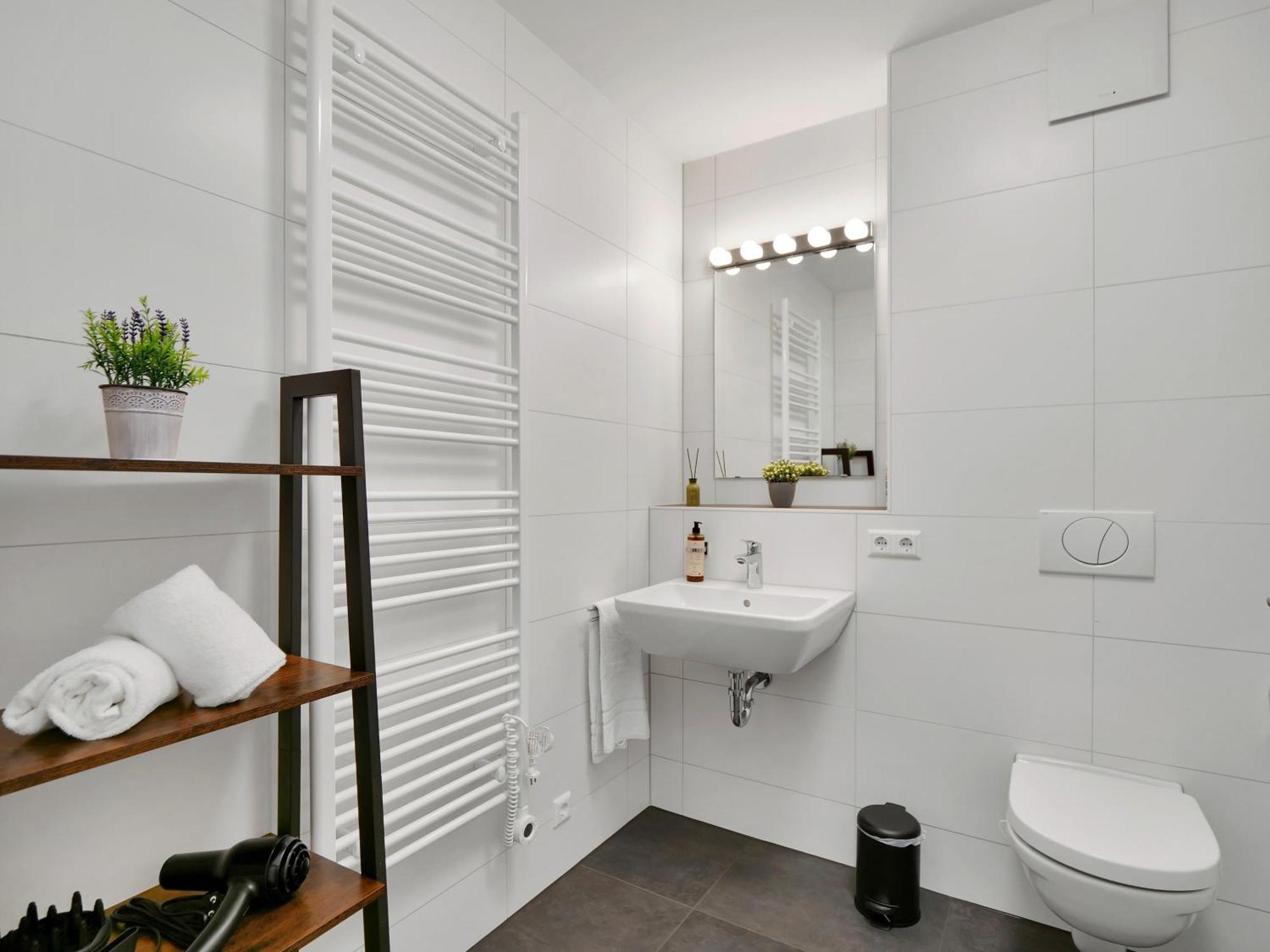 שווביש האל Inhome Studio Apartment - Kueche - Parken - Tv מראה חיצוני תמונה